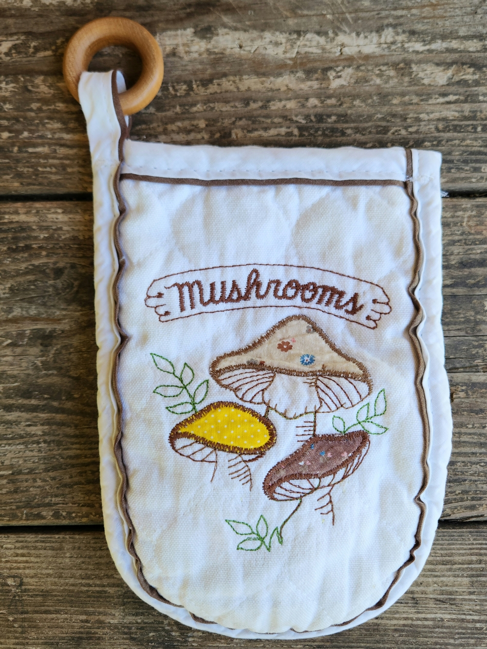Vintage Retro Mushrooms Embroidered Kitchen Mitt with Wooden Ring Hanger